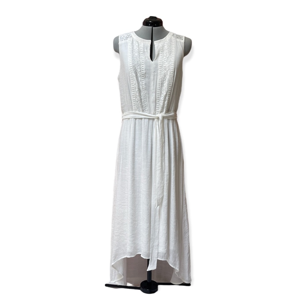 ⭐️APT. Nine White sleeveless High-low dress